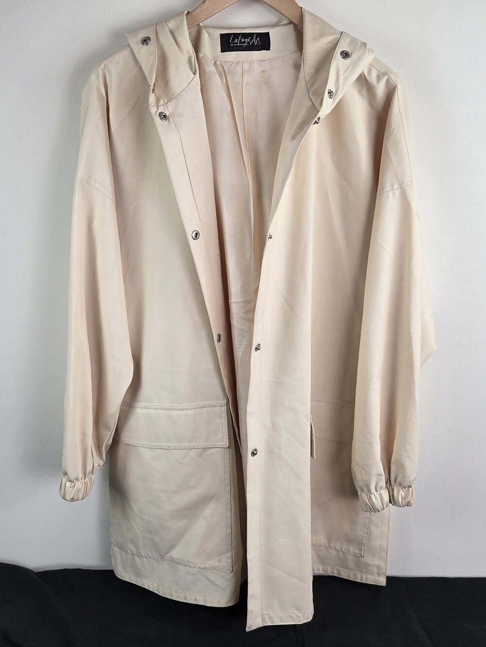 Les Galeries Lafayette Paris Raincoat Womens XL Cream Luxurious PVC Hooded Snap